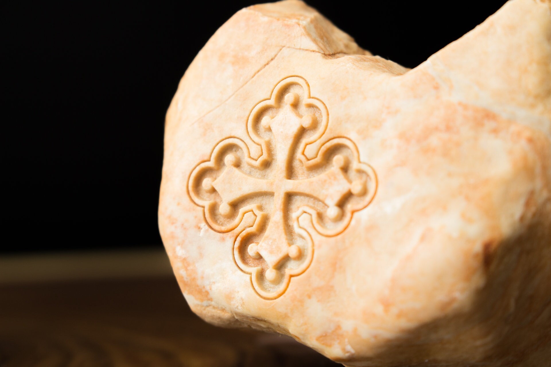 Society6 ケース Prismatic Palm by Christine Aka Stine1 Pisan Cross on Jerusalem Stone. Christian Gifts, Holy Land