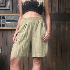 High Waist Khaki Bermuda Shorts ||  Linen Shorts || High Waist Shorts || Pleated Shorts || Size S