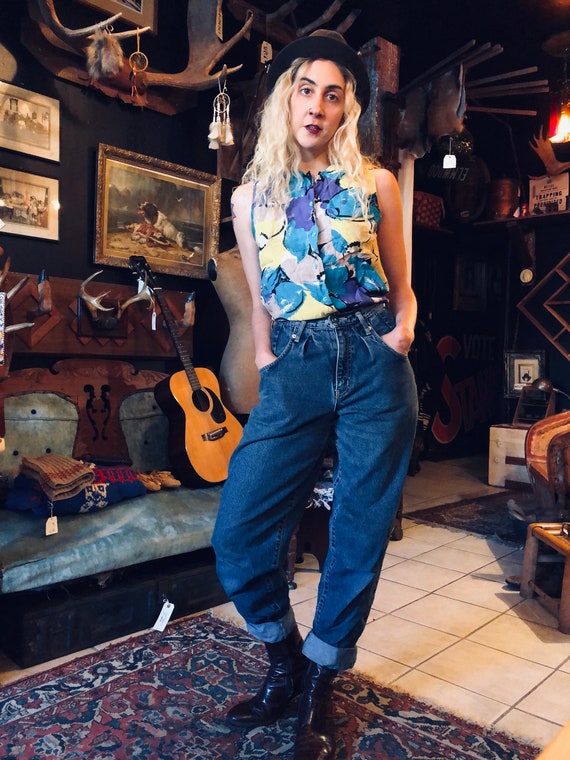 Hawaiian Shirt || Hawaiian Top || Sleeveless Butto