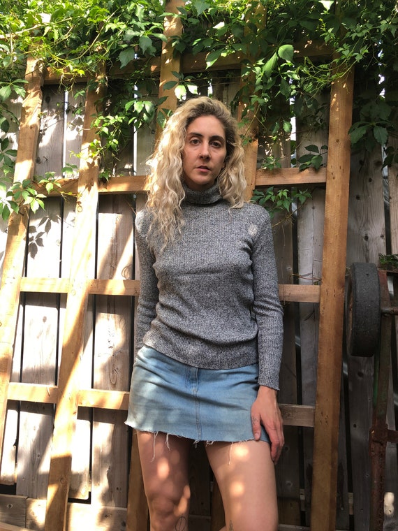 Speckled Turtleneck || Grey Turtleneck || Turtlene