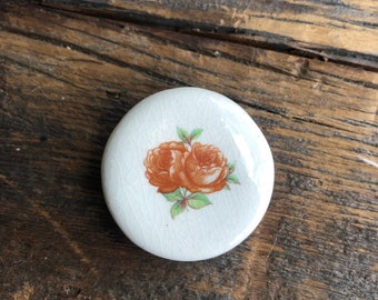 Vintage Ceramic Rose Brooch || Circular Floral Brooch || Flower Pin