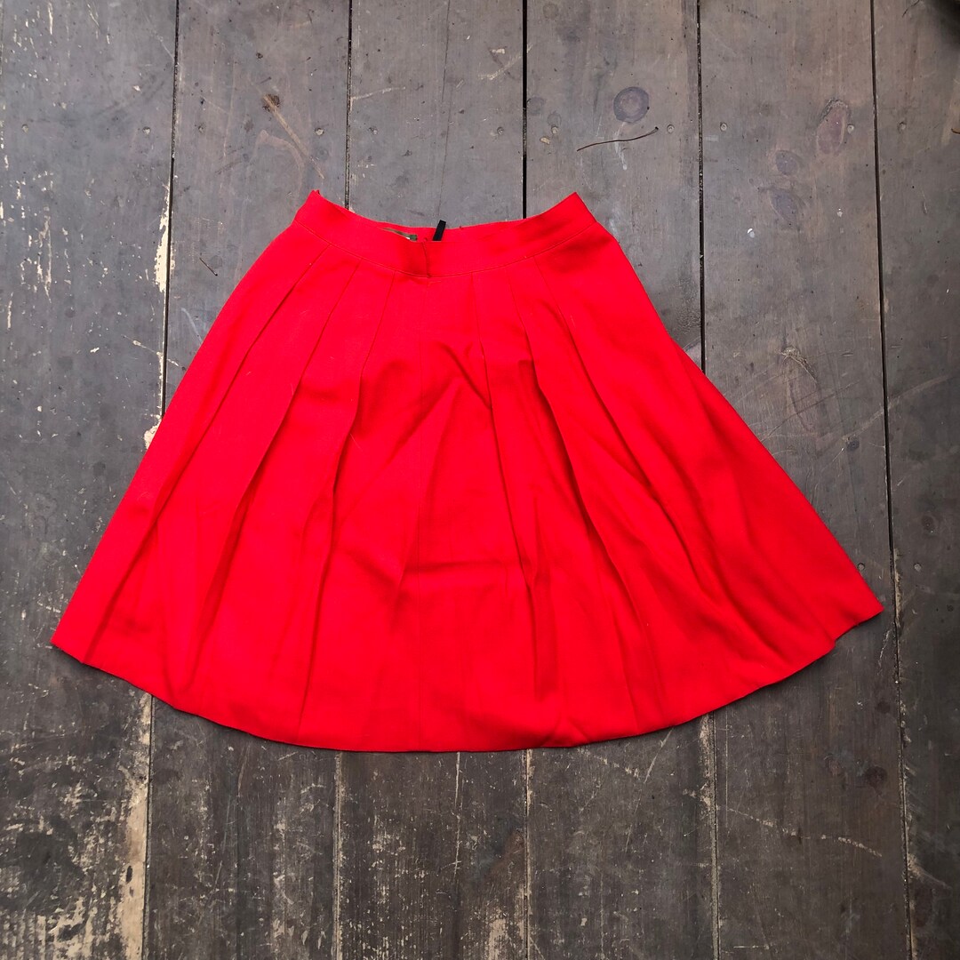 Pleated tennis skirt red hotsell