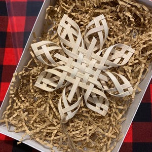 Gift Boxed Wicker Scandinavian Advent Star Christmas Ornament: Gift Ornament for Gift Exchange, Grab Bag Coworker Gift Teacher Personalized