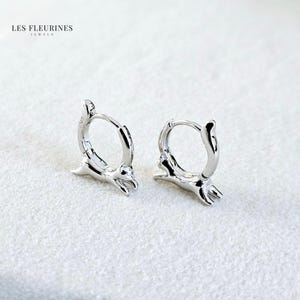 Cat Small Hoop Earring Jumping Cat Hoops Earring 925 Sterling Silver Jewelry Cat Mom Gift Feline Best Friend Gift Playful Animal Pet Earring