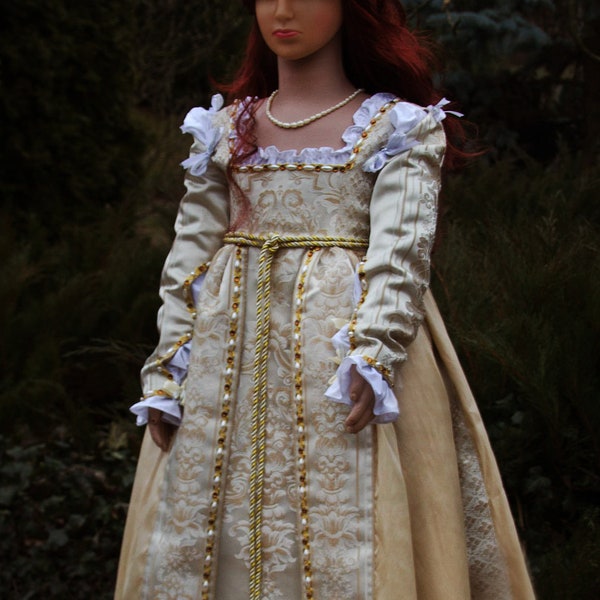 White italian renaissance dress for girls. Renaissance gown toddler costume. Childrens historical dress. Robe renaissance