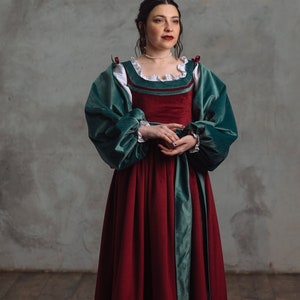 Velvet Renaissance gown. Renaissance dress late Medieval gown Italian fashion. Medieval dress for Renaissance fair. Fairy costume adult.