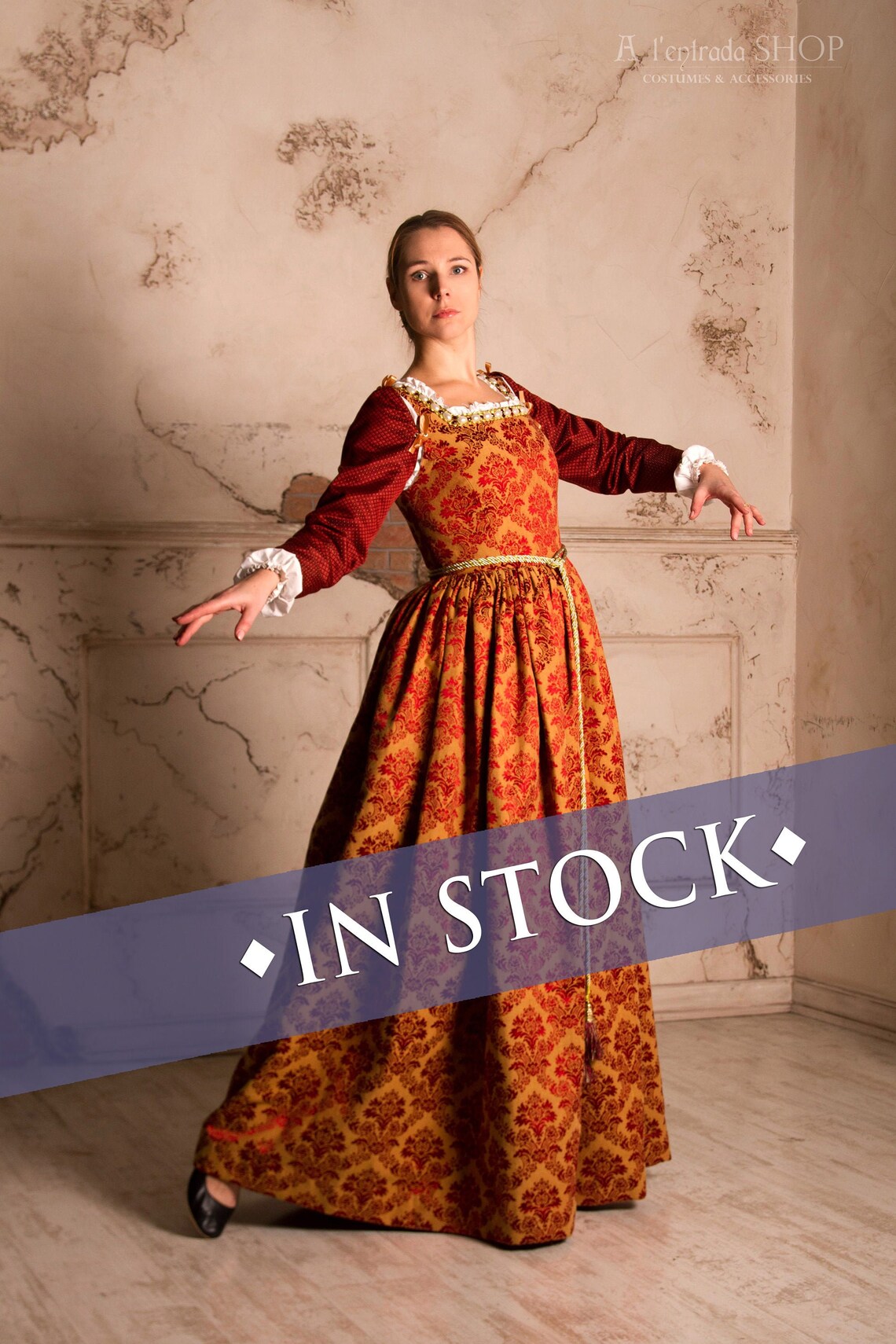 Renaissance dress. Red color Italian renaissance gown. Robe Etsy