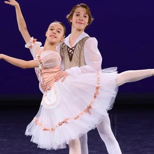 Giselle, La Fille Mal Gardee, Traje de Ballet Profesional Romántico, Danza Clásica, Coppelia, La Vivandiere, Ondine y Napoli.