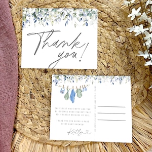 Babykleidung BEDRUCKTE Dankeskarte - Babykleidung-Babyparty-Dankeschön-Karte - Blaue Blumen-Babyparty-Dankeschön-Postkarte