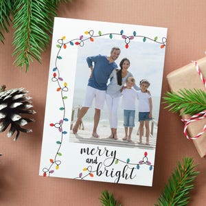 Cartes de Noël joyeuses et lumineuses Cartes de vœux photo Carte de Noël moderne minimaliste à télécharger Lumières de Noël imprimables