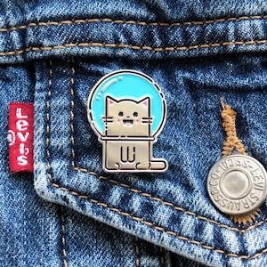 Video Game Space Cat Super Awesome Custom Soft Enamel Pin. A cute pin for video game loves space lovers and cat lovers