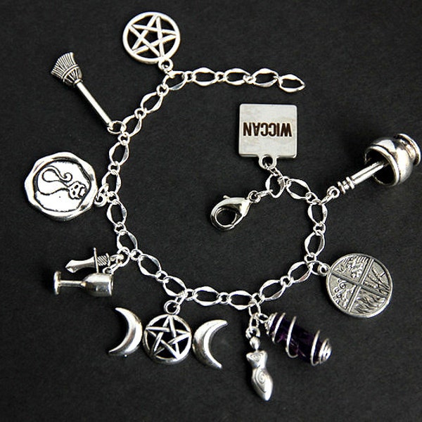 Bracelet wicca. Bracelet à breloques sorcière. Bracelet wicca. Bracelet sorcière. Bijoux païens. Bijoux wicca. Bracelet en argent. Bijoux faits main.