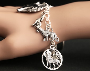 Wolf Bracelet.  Animal Lover Charm Bracelet. Wolves Bracelet. Wolf Jewelry Animal Bracelet. Silver Bracelet. Handmade Jewelry