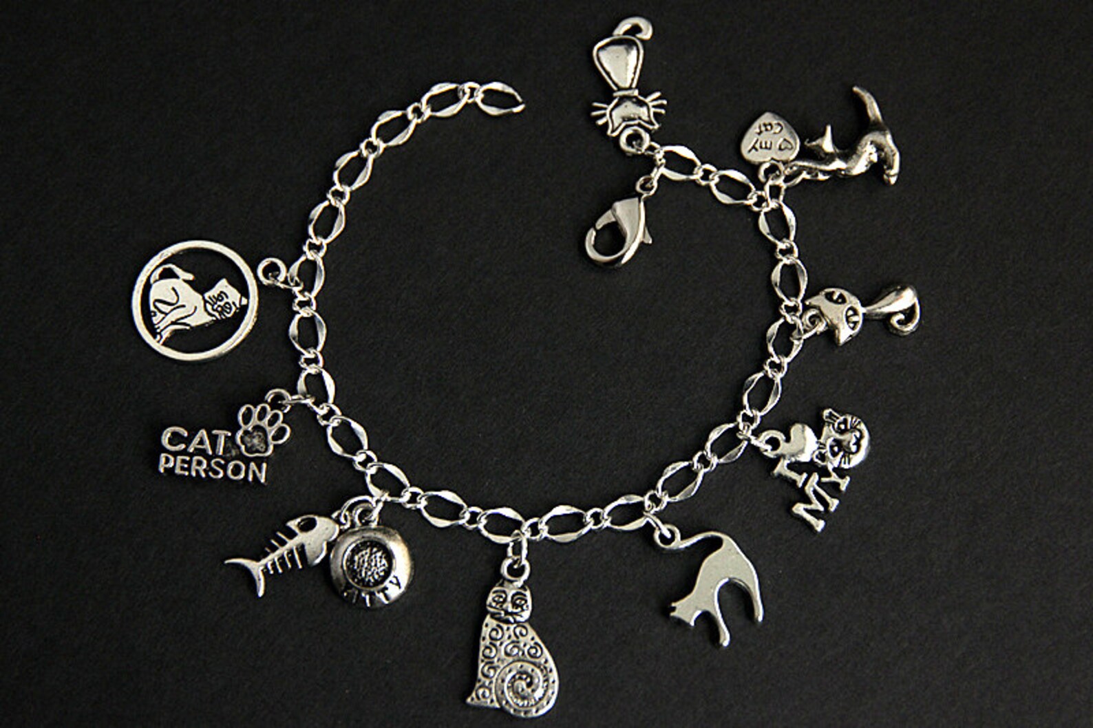Cat Bracelet. Cat Charm Bracelet. Cat Lover Bracelet. Silver Charm