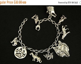 SUMMER SALE Wolf Bracelet. Animal Lover Charm Bracelet. Wolves Bracelet. Wolf Jewelry. Animal Bracelet. Silver Bracelet. Handmade Jewelry.