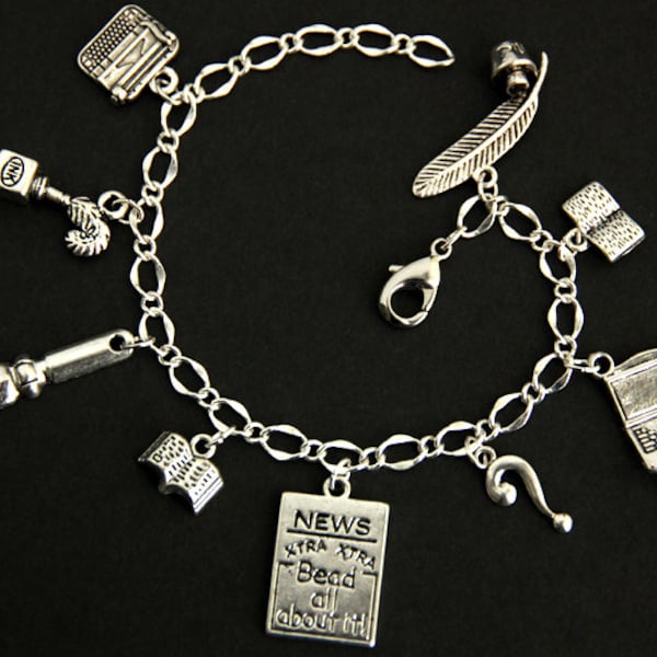 Bracelet d'auteur. Bracelet à breloques. Bracelet écrivain. Bracelet journaliste. Bracelet en argent. Bracelet fait main.