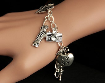 New York City Bracelet. NYC Charm Bracelet. Big Apple Bracelet. Travel Bracelet. Tourist Bracelet. Silver Bracelet. Handmade Jewelry.
