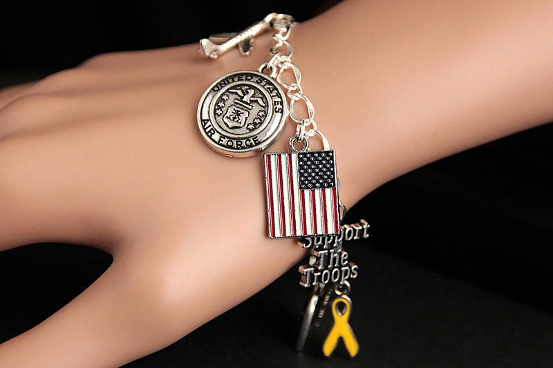 Original U.S. WWII 8th Air Force Bracelet & Sweetheart Pin