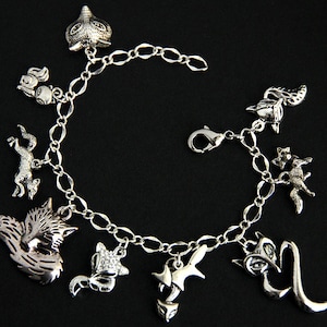 Rävarmband. Skogsmarksrävberlockarmband. Skogsdjursarmband. Djurvänarmband. Silverarmband. Handgjorda smycken.