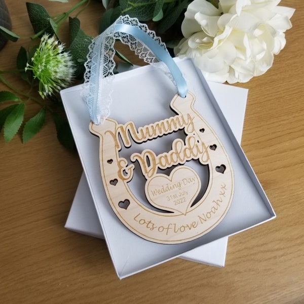 Mummy and Daddy, Personalised Wooden Horseshoe Lucky Charm Wedding Gift for Bride and Groom, Range of Designs and add any Text, Keepsake