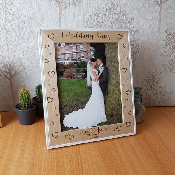 Mr and Mrs Wedding Frame, Personalised Gift for the couple, Personalised with any text and symbols, Anniversary, Engagement gift