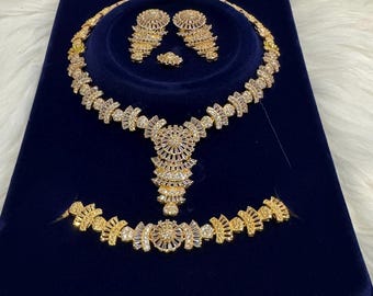 High Quality Dubai   4pcs 18k Gold Plated Wedding Necklace Set Available In Gold And Silver
