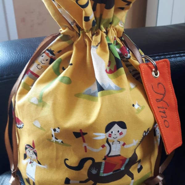 sac pochon pour enfant personnalisé, sac à broder pour doudou, pochon chaussons, sac à  jouets, sac rentrée scolaire, tissu indiens