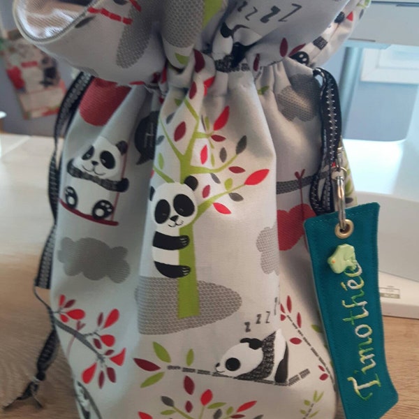 pochon personnalisé au nom de l'enfant, sac à linge doudou, sac pour le change de bébé, école maternelle, sac à jouets, panda