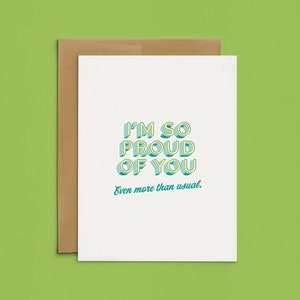 Cartes typographiques Fier de vous, cartes de voeux minimalistes de félicitations, jeu de cartes modernes amusantes, cartes en boîte de félicitations pour la promotion