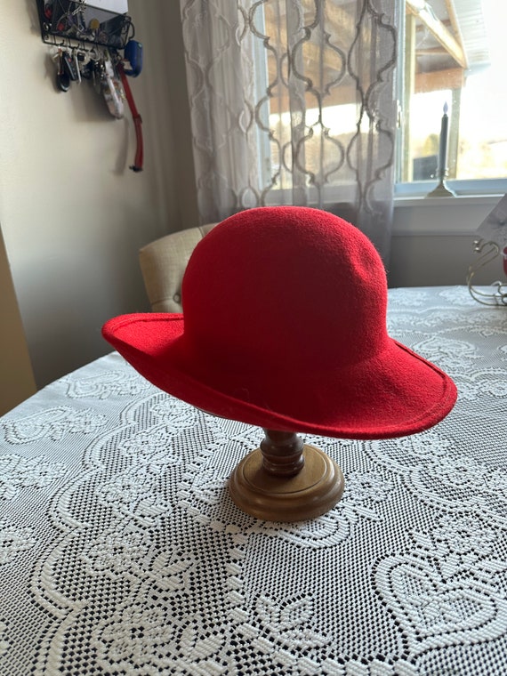 Vintage Ladies Red Hat