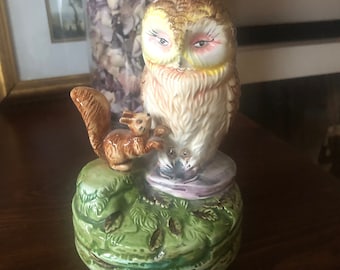 Schmid Beatrix Potter Music Box, Old Mr. Brown Owl and Squirrel