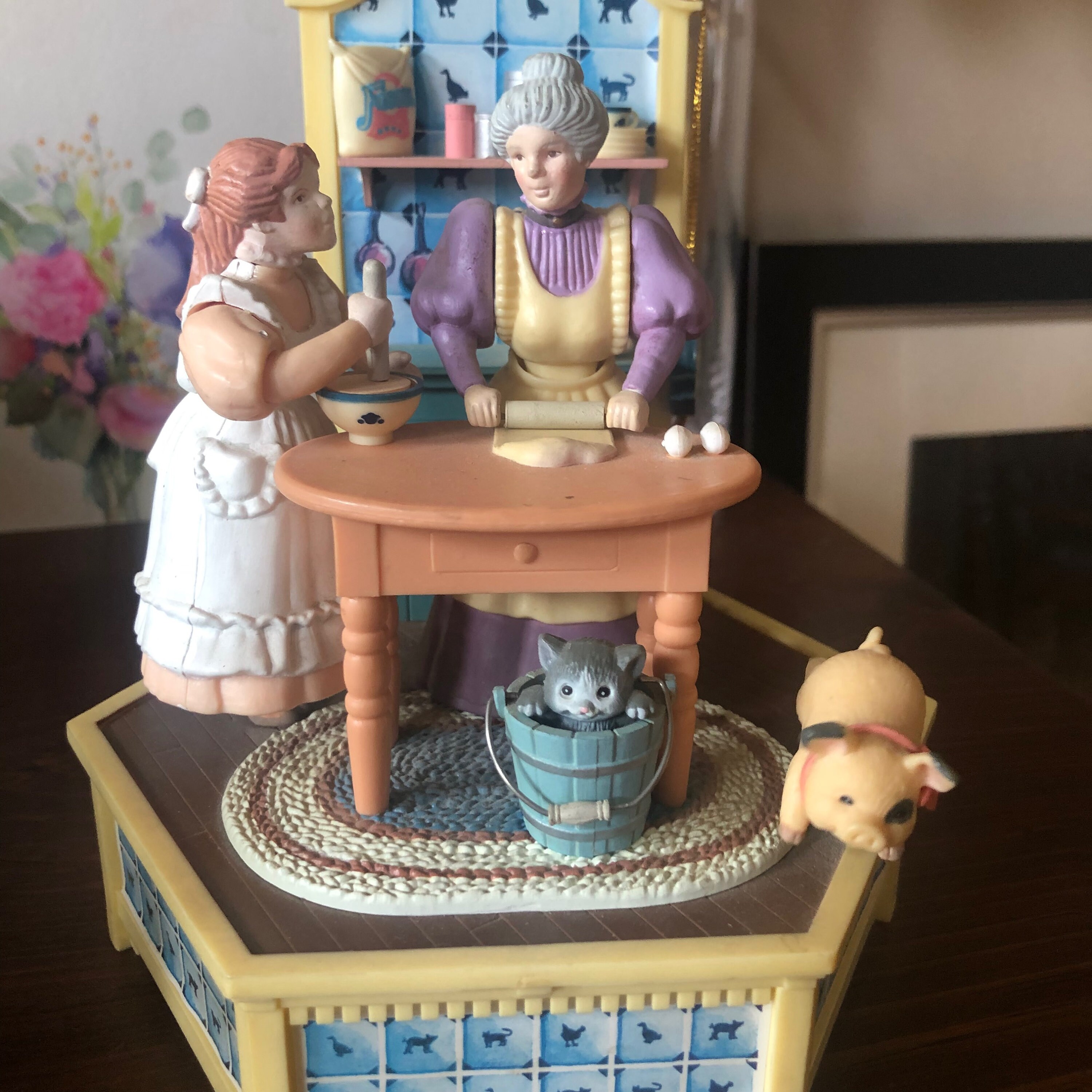Vintage 1997 Enesco Music Box Plays Memory From Cats - Etsy