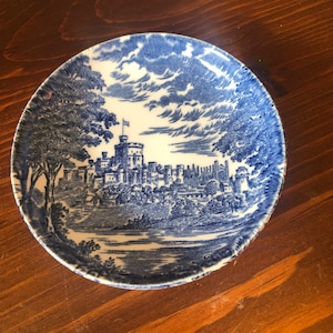 Vintage Staffordshire England UNICORN Queen Elizabeth Windsor Castle Small Dish
