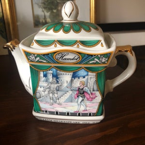 Vintage Sadler Staffordshire HAMLET Small Teapot