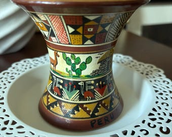Vintage Peru Peruvian KERO Hand Painted Vase