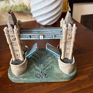 Lilliput Lane Tower Bridge - Etsy