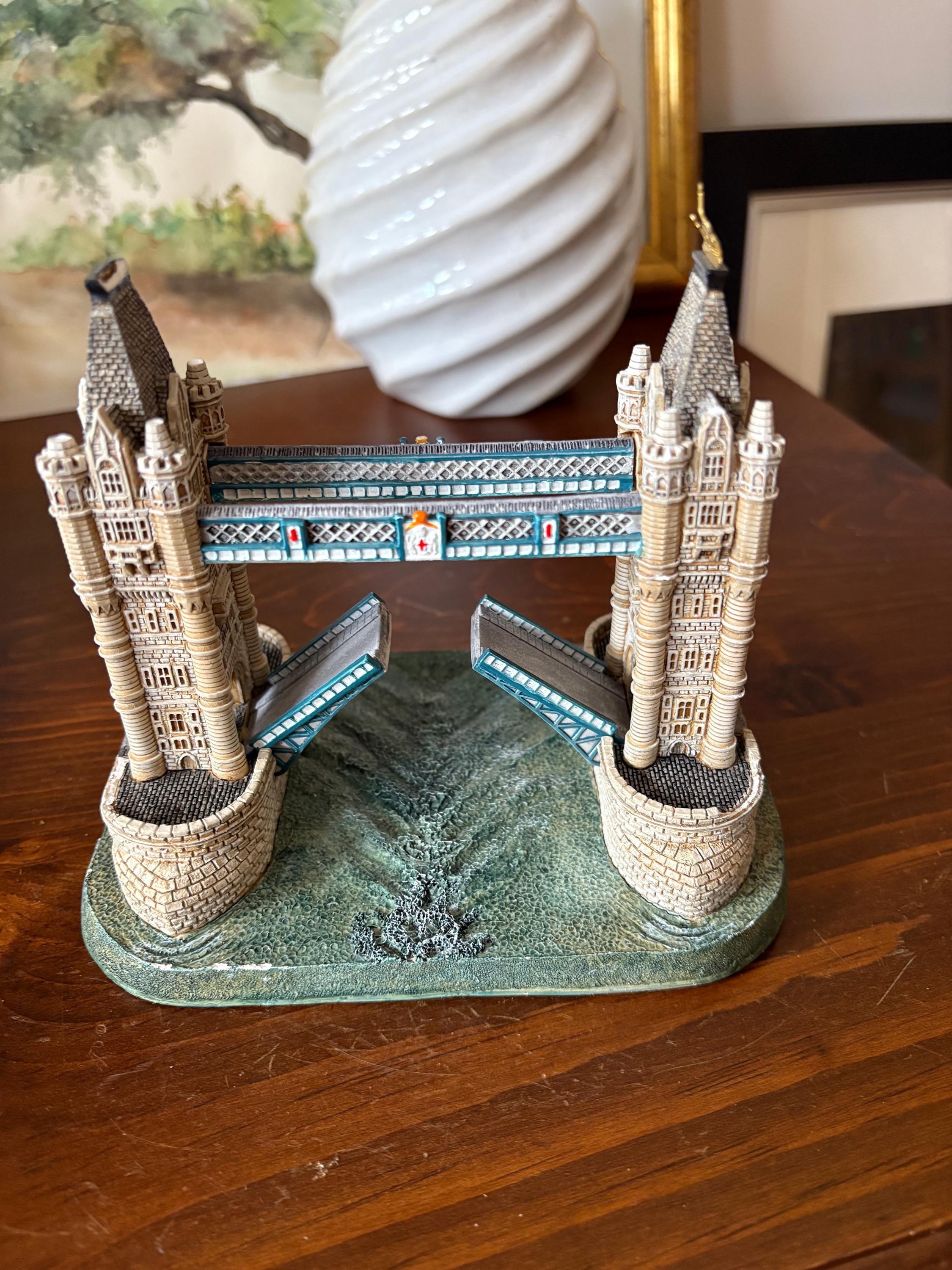 Lilliput Lane Tower Bridge - Etsy