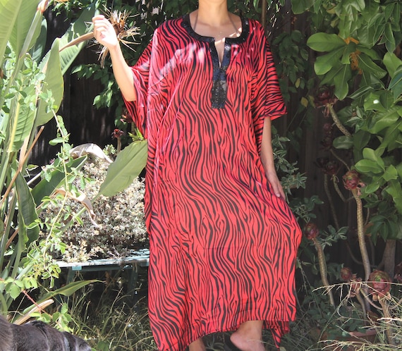 red beach kaftan