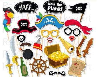 Puede incluir: Una colección de accesorios para fotomatón con temática pirata en palitos, que incluye un loro, una bandera de calavera, un cofre del tesoro, monedas de oro, un catalejo, un timón, un mapa, espadas, un garfio, sombreros, bigotes, gafas y bocadillos con el texto YARR y Walk the Plank.