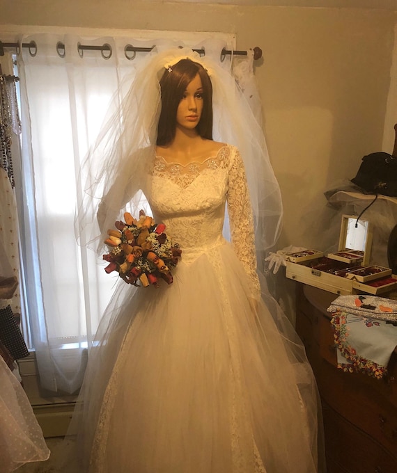 Tznius dresses shop for a wedding