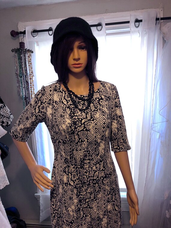 Betsey Johnson Snake Print Knit Dress - Size 8 - image 6