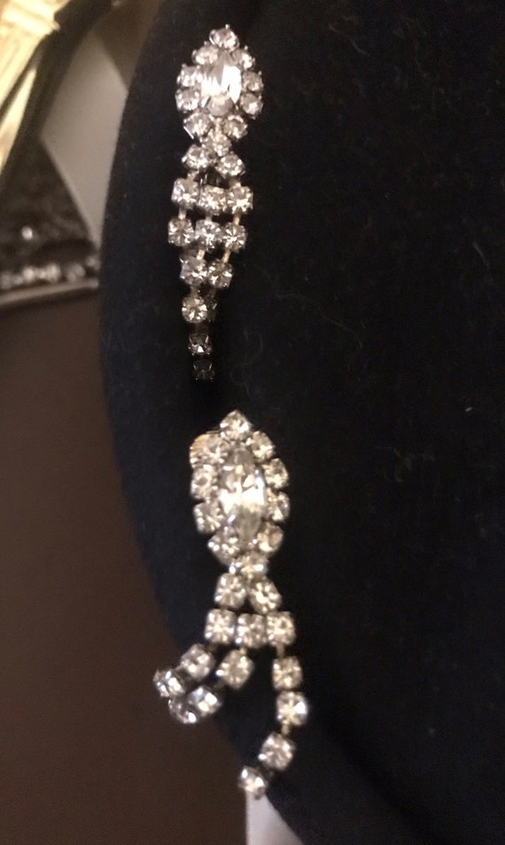 Beautiful Vintage Rhinestone Clip Earrings - image 7