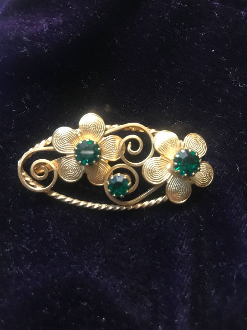 Vintage Gold Tone and Emerald Green Rhinestone Brooch Pin