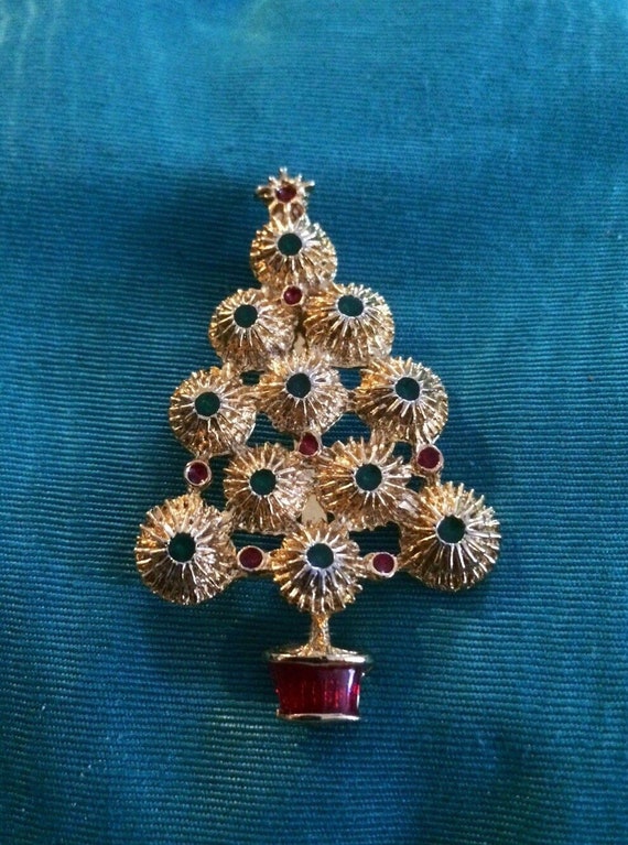 SALE 14.  Christmas Pin -  Vintage Christmas Tree 