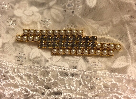 Vintage Pearl and Rhinestone Bar Pin Brooch - image 2