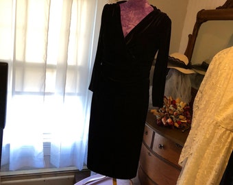 Chaps Velvet dress. Sz 10 Black.Stretch. Ruched sides & back