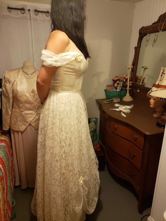Vintage Wedding Dress - Gunne Sax Ivory Satin and