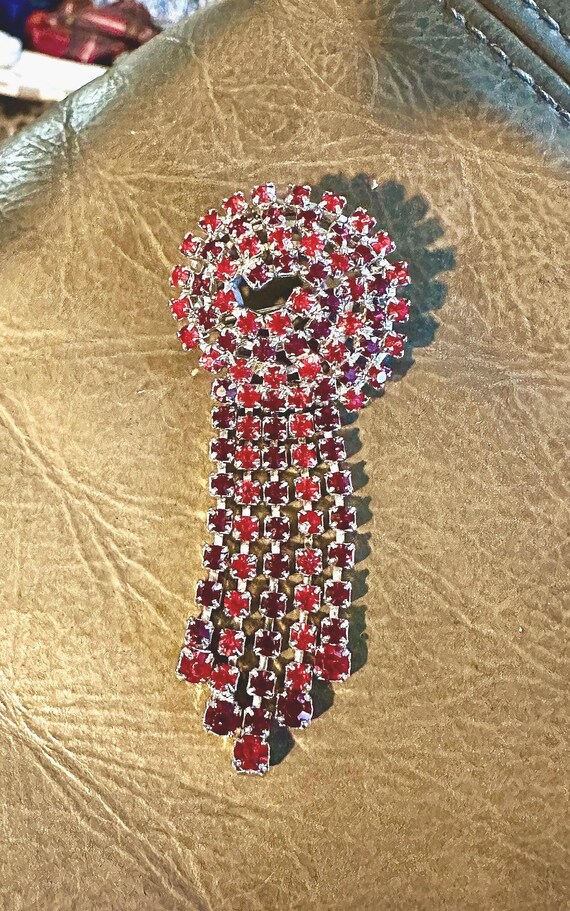 Unique Vintage Ruby Red Rhinestone Dangle Brooch - image 6