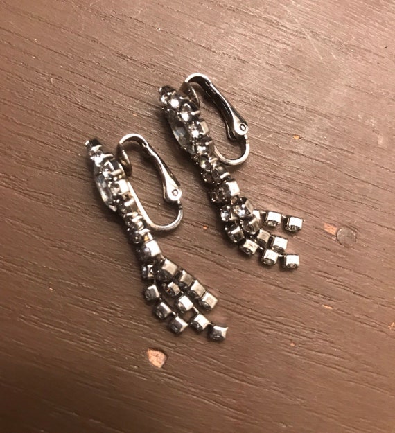 Beautiful Vintage Rhinestone Clip Earrings - image 6