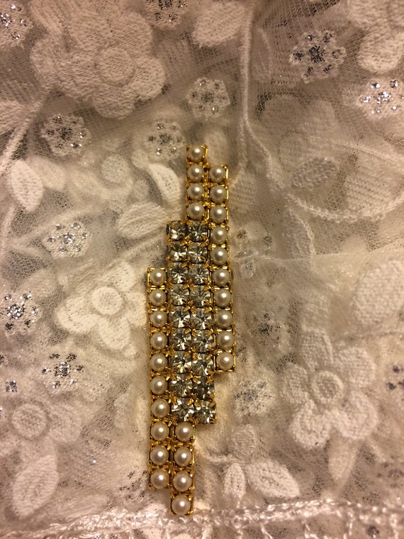 Vintage Pearl and Rhinestone Bar Pin Brooch - image 4